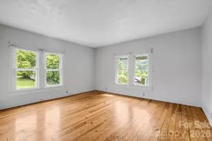 82 Hill St, Hot Springs, NC 28743 - Photo 24