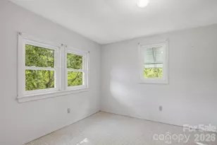 82 Hill St, Hot Springs, NC 28743 - Photo 26