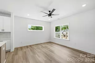 210 8th Ave Dr SE, Hickory, NC 28602 - Photo 10