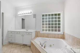 4024 Wild Nursery Ct, Charlotte, NC 28215 - Photo 16