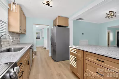 204 E McNeely Avenue, Mooresville, NC 28115 - Photo 16