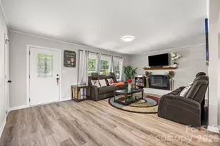 2323 Hedgewood Cir, Gastonia, NC 28052 - Photo 6