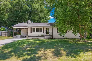 2323 Hedgewood Cir, Gastonia, NC 28052 - Photo 2
