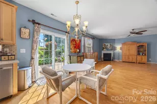 2025 Savannah Hills Dr, Matthews, NC 28105 - Photo 10