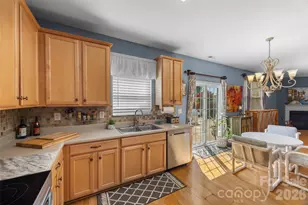 2025 Savannah Hills Dr, Matthews, NC 28105 - Photo 14