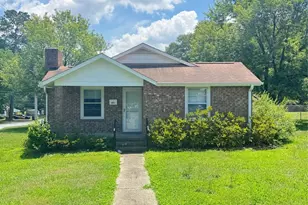 601 W Main St, Dallas, NC 28034 - Photo 1