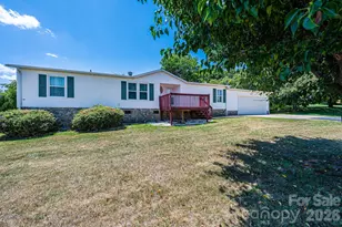 3825 Berry Creek Cir, Granite Falls, NC 28630 - Photo 4