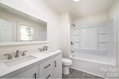 423 N Davis Avenue, Newton, NC 28658 - Photo 16