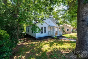 423 N Davis Ave, Newton, NC 28658 - Photo 1