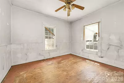114 W 6th Avenue, Gastonia, NC 28052 - Photo 10