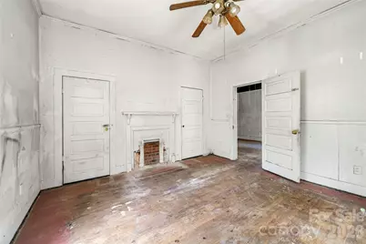 114 W 6th Avenue, Gastonia, NC 28052 - Photo 12