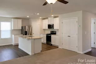 9201 Creedmore Hills Dr, Charlotte, NC 28214 - Photo 2