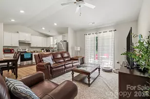 1329 Nia Rd, Charlotte, NC 28215 - Photo 4
