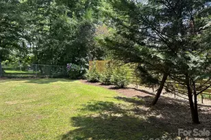 11 Mountain Rd, Hendersonville, NC 28791 - Photo 30