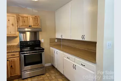 11 Mountain Road, Hendersonville, NC 28791 - Photo 10