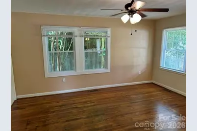 11 Mountain Road, Hendersonville, NC 28791 - Photo 4