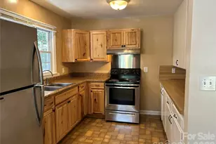 11 Mountain Rd, Hendersonville, NC 28791 - Photo 8