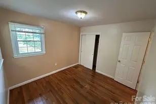 11 Mountain Rd, Hendersonville, NC 28791 - Photo 14