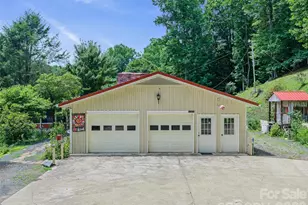 1065 Upper Pig Pen Rd, Green Mountain, NC 28740 - Photo 36