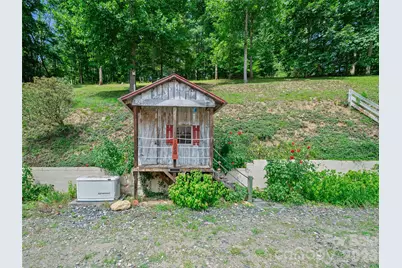 1065 Upper Pig Pen Road, Green Mountain, NC 28740 - Photo 30