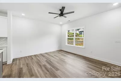 114 7th Avenue SE, Hickory, NC 28602 - Photo 8