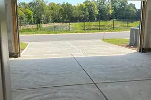 9119 Harwen Ln, Charlotte, NC 28215 - Photo 30
