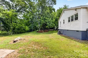 216 W Shannonhouse St, Shelby, NC 28152 - Photo 4