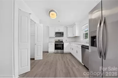 216 W Shannonhouse Street, Shelby, NC 28152 - Photo 2