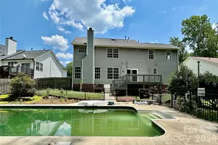 12119 Meadow Post Ln, Charlotte, NC 28269 - Photo 6