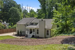 6219 Fair Valley Dr, Charlotte, NC 28226 - Photo 2