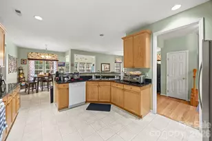 659 E Cheval Dr, Fort Mill, SC 29708 - Photo 10