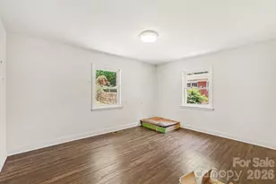 1027 Dresden Dr W, Charlotte, NC 28205 - Photo 18