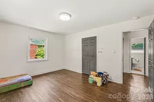 1027 Dresden Dr W, Charlotte, NC 28205 - Photo 22