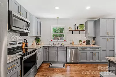 1027 Dresden Drive W, Charlotte, NC 28205 - Photo 14