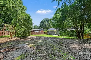 1027 Dresden Dr W, Charlotte, NC 28205 - Photo 30