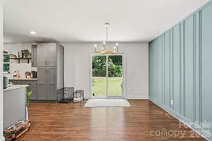 1027 Dresden Dr W, Charlotte, NC 28205 - Photo 12