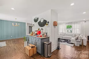1027 Dresden Dr W, Charlotte, NC 28205 - Photo 10