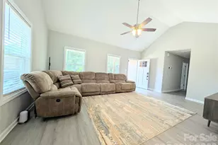 711 Guinn St, Clover, SC 29710 - Photo 4