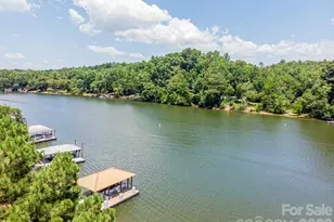 1857 Hidden Pointe Dr, Hickory, NC 28601 - Photo 2