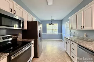 8815 Firestreak Dr, Charlotte, NC 28216 - Photo 6
