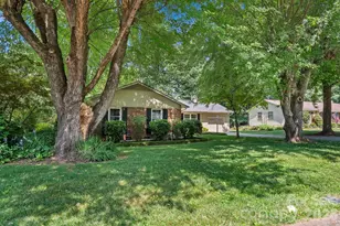 138 Castlerock Dr, Asheville, NC 28806 - Photo 2