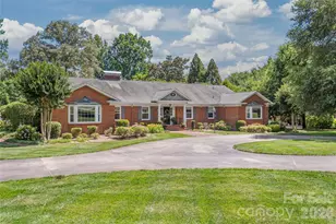 301 Fairway Dr, Fort Mill, SC 29715 - Photo 4
