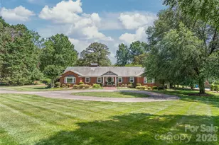 301 Fairway Dr, Fort Mill, SC 29715 - Photo 2