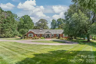 301 Fairway Dr, Fort Mill, SC 29715 - Photo 4