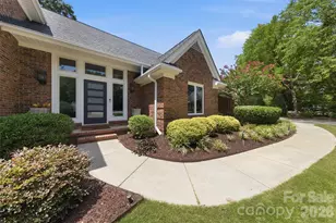 208 Kelly Ct, Fort Mill, SC 29715 - Photo 2