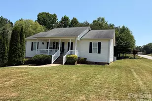 153 Deer Creek Dr, Hudson, NC 28638 - Photo 2