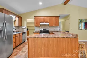 553 Morgan Branch Rd, Marshall, NC 28753 - Photo 4