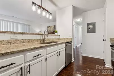 1620 Arlyn Circle #L, Charlotte, NC 28213 - Photo 10