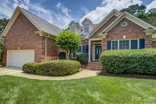 10119 Victoria Mill Ct, Charlotte, NC 28277 - Photo 2