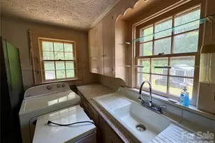 406 Circle Dr W, Shelby, NC 28150 - Photo 8